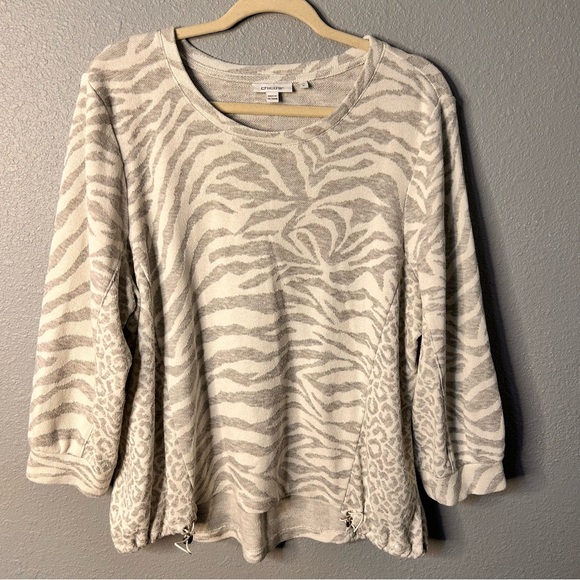 Chico's Sweaters - Chicos‎ Women’s Animal Print White Gray 3/4 Sleeve Pullover Sweater Size XL